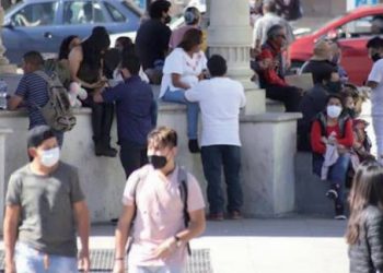 Aumentan casos covid por viajes, alerta salud