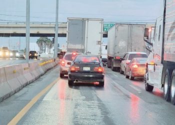 Tráfico ‘estrangula’ entrada y salida a Nuevo Laredo