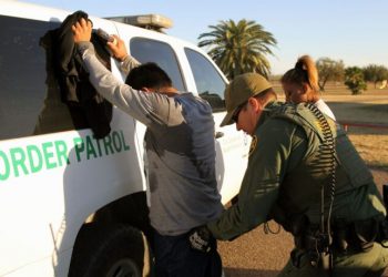 Ni muro, ni tecnología, ni agentes llegan a Laredo