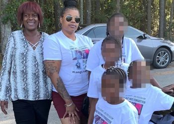 Una mujer muere después de ser atacada por perros pitbull que cuidaba en su casa