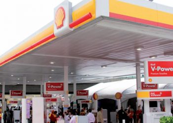 Siguen a la baja los precios de gasolina en todo Estados Unidos