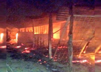 Una embarazada y seis niños murieron en un incendio tras supuesto ritual esotérico