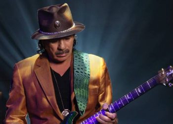 Revelan el estado de salud de Carlos Santana y las razones de su desmayo en concierto