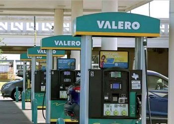 Van a la baja los precios de gasolina