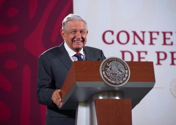 Da AMLO respaldo a Américo Villarreal