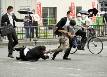 Muere tras ser baleado en un mitin el ex primer ministro de Japón Shinzo Abe