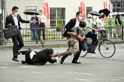 Muere tras ser baleado en un mitin el ex primer ministro de Japón Shinzo Abe