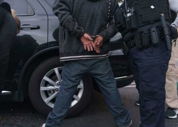 Exigen detener la Operación Lone Star