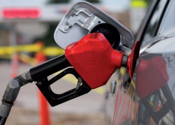 Se abarata en Estados Unidos el precio de la gasolina