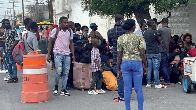 Suman ya dos mil haitianos en Nuevo Laredo, buscan asilo