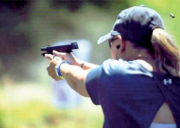 Se arman maestros de kínder en Estados Unidos