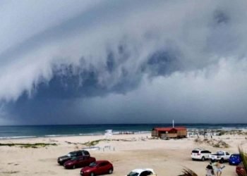 Onda tropical podría convertirse en tormenta y llegar a Tamaulipas