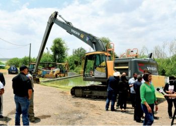 Inicia dragado de Presa Falcón