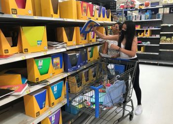 Exentarán de taxas compras escolares este fin de semana