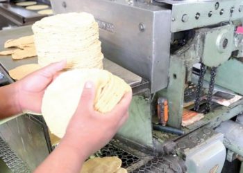 En guerra, tortillerías y tiendas de cadena