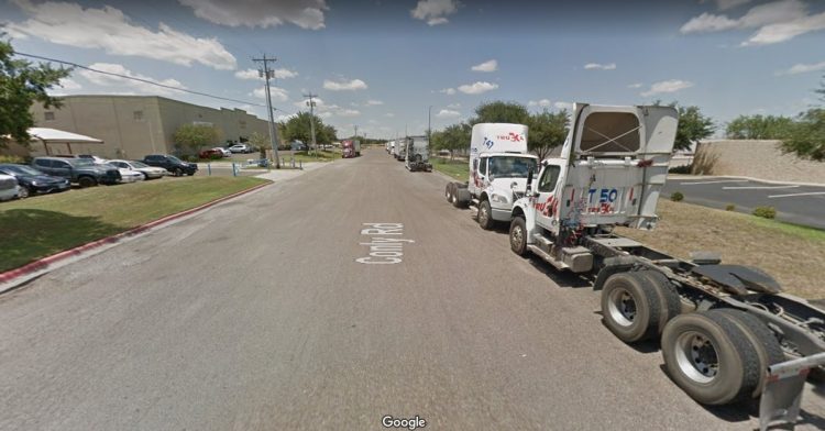 Altercado a balazos entre traileros; deja un herido