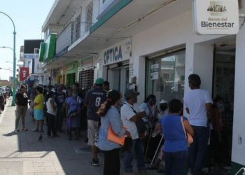 Abuelita de Mérida denuncia a banco por no permitirle cobrar su pensión del Bienestar