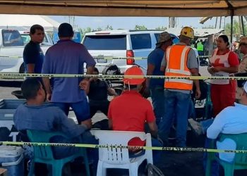 Plan de rescate de mineros se llevaría 11 meses; familias lo rechazan