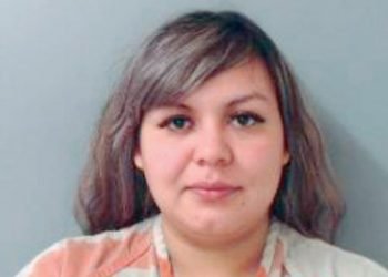 Capturan a mujer involucrada en asesinato de dos hermanos