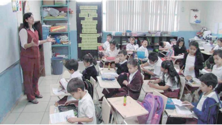 Regresan maestros a las aulas la próxima semana