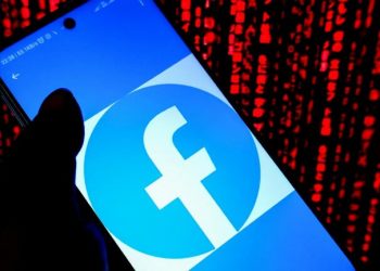 ¡Facebook falla! Reportan extrañas publicaciones y comentarios enviados a famosos