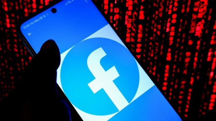 ¡Facebook falla! Reportan extrañas publicaciones y comentarios enviados a famosos