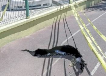 Aparecen socavones tras precipitaciones; ya los atienden