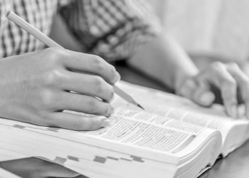 La RAE dice adiós a la «ch» y la «ll» en el abecedario