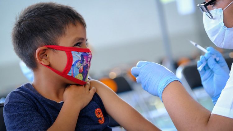 Pide Salud a neolaredenses prepararse para temporada de frío