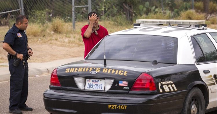 Arrestan a dos por causar terror en Los Centenarios