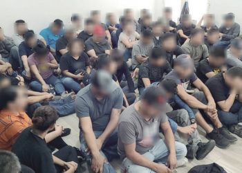 Rescatan a 43 inmigrantes que estaban en cautiverio