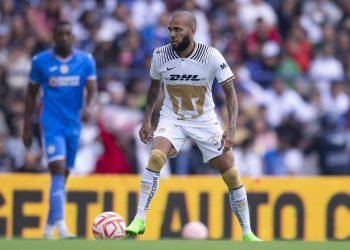 Dani Alves ‘abandona’ a Pumas tras juego con la Máquina