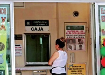 Tras regreso a clases saturan casas de empeño