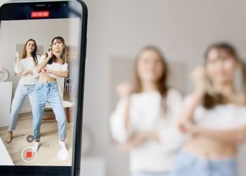 ¿Quieres ser influencer? Escuela se vuelve viral por ofrecer carrera para aprender a serlo