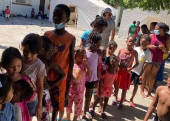 Nacen dos bebés haitianos en albergues