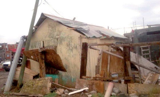 Autoconstrucción de casas pone en riesgo a familias