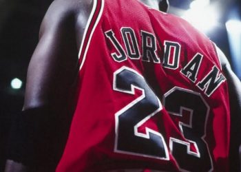 La camiseta del ‘Last Dance’ de Michael Jordan alcanza un récord de 10,1 millones de dólares en una subasta