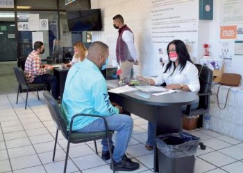 Regresan a más de 20 en Pasaportes por la CURP