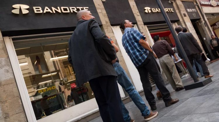 ¿Los bancos abren el 15 y 16 de septiembre 2022?