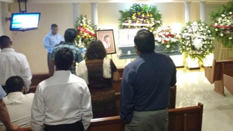 Se pasan de ‘vivos’ en las funerarias