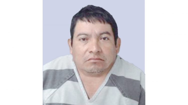 Abusa de sus dos hermanitas