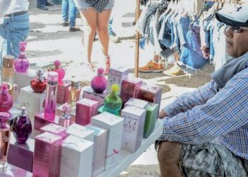 Buscan regularizar comercio informal