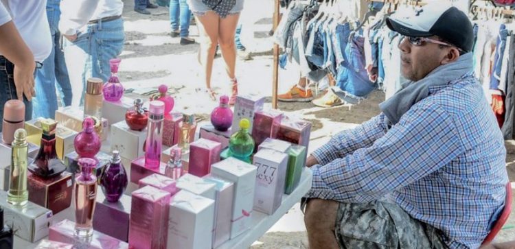 Buscan regularizar comercio informal