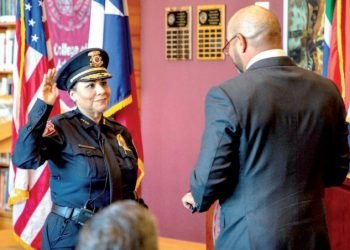 Tiene TAMIU por primera vez a una mujer como jefa de policía