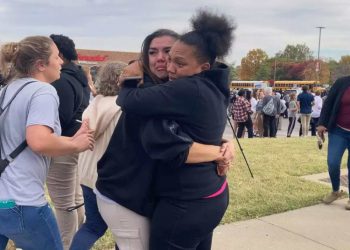 Tiroteo en secundaria de Missouri deja tres muertos