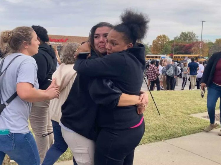 Tiroteo en secundaria de Missouri deja tres muertos