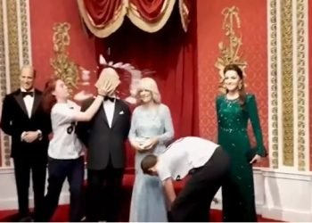 La figura de cera del rey Carlos III, atacada