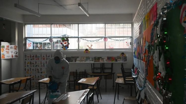 SEP suspende programa piloto del nuevo plan de estudios para nivel básico