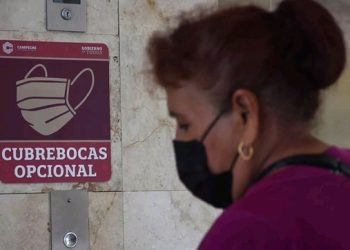 Recomienda especialista seguir con cubrebocas