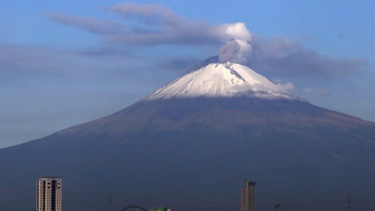Pide Cenapred atender un domo en volcán Popocatépetl
